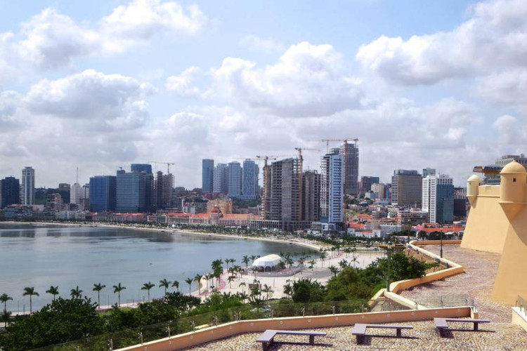 Luanda under construction