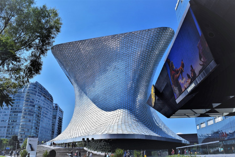 Mexico city plaza corso