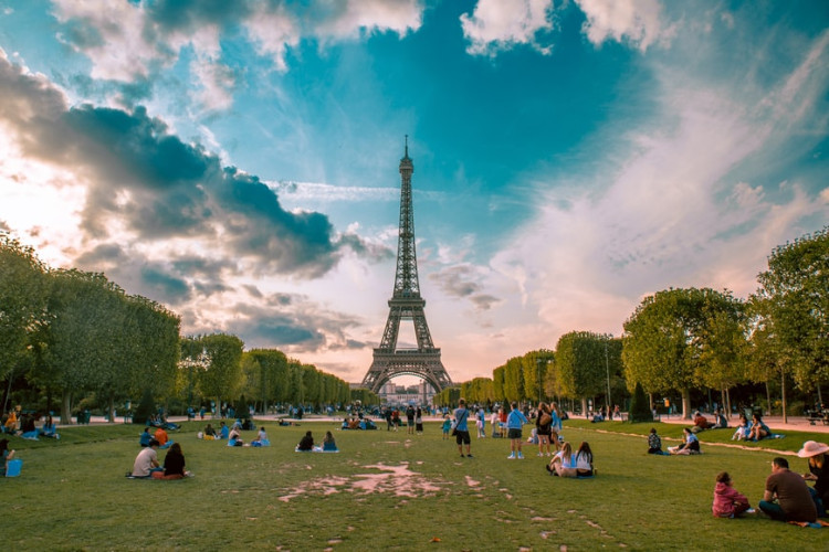 eiffel tower paris